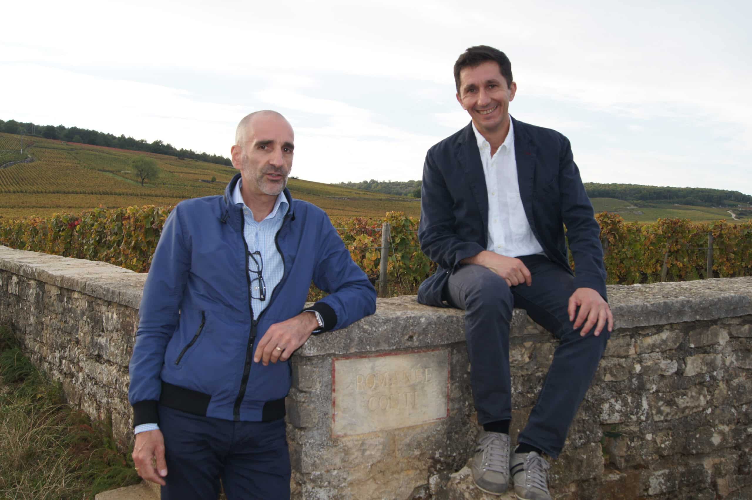 Eric Fasoli et Christophe Peuchaud dans les vignes de la Romanée-Conti lors de l’organisation d’un séminaire d’affaires